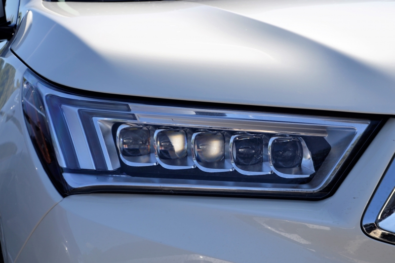 concession-auto-FAYENCE-min_acura-headlamp-2834131